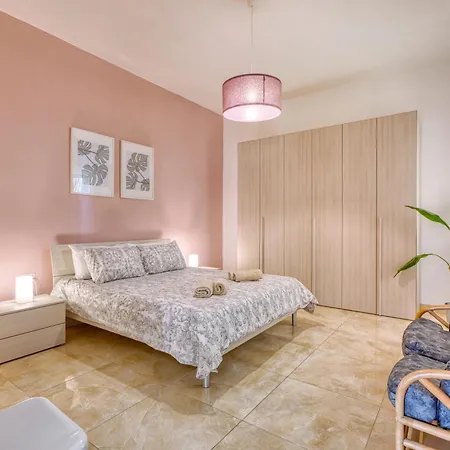 Spacious, Bright, Valley & Sea View Maisonette * Xaghra