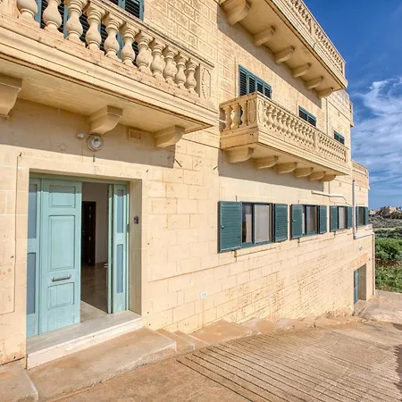 Apartment Spacious, Bright, Valley & Sea View Maisonette Xaghra