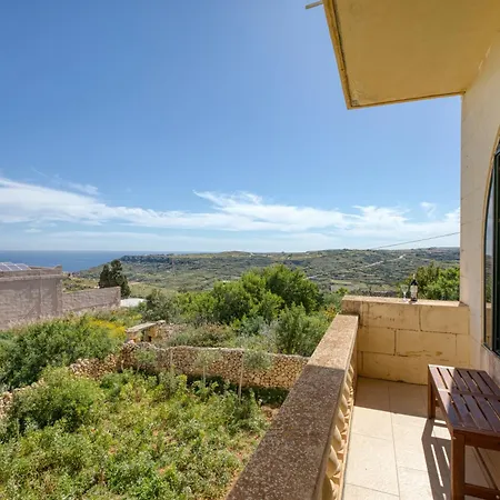 Spacious, Bright, Valley & Sea View Maisonette *