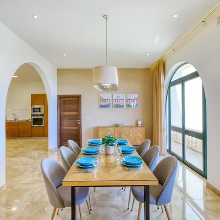 Apartment Spacious, Bright, Valley & Sea View Maisonette Xaghra