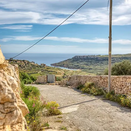 Apartmán Spacious, Bright, Valley & Sea View Maisonette *