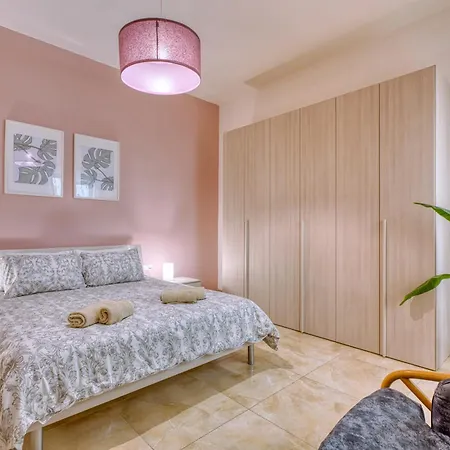 Apartment Spacious, Bright, Valley & Sea View Maisonette Xaghra