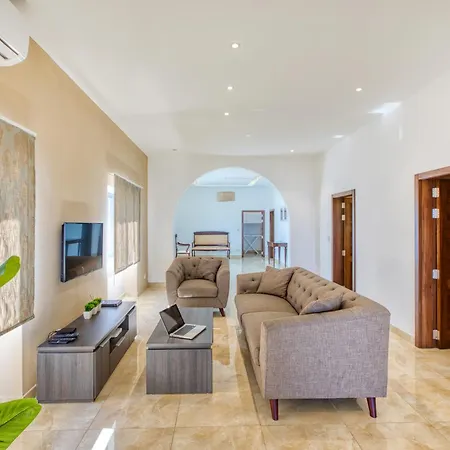 Spacious, Bright, Valley & Sea View Maisonette Xaghra