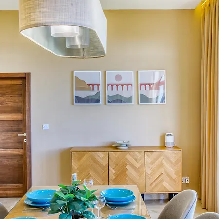 Spacious, Bright, Valley & Sea View Maisonette Xaghra