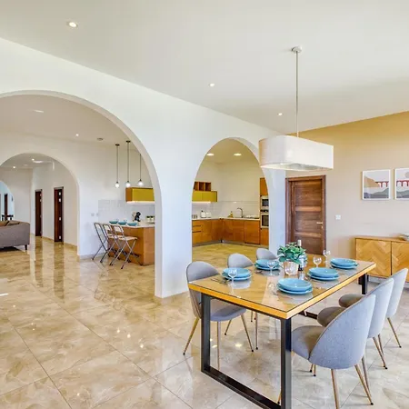 Spacious, Bright, Valley & Sea View Maisonette * Xagħra