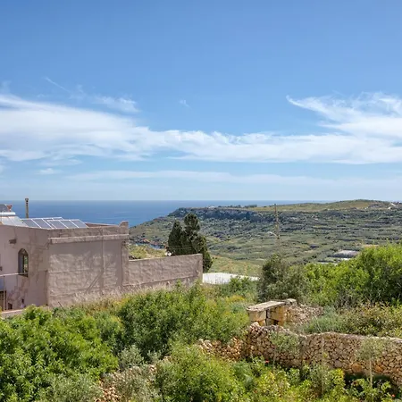 Spacious, Bright, Valley & Sea View Maisonette Apartment Xaghra
