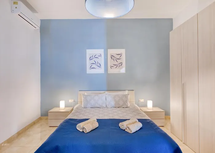 Spacious, Bright, Valley & Sea View Maisonette Xagħra