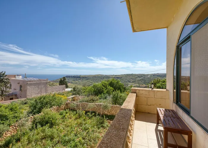 Spacious, Bright, Valley & Sea View Maisonette *