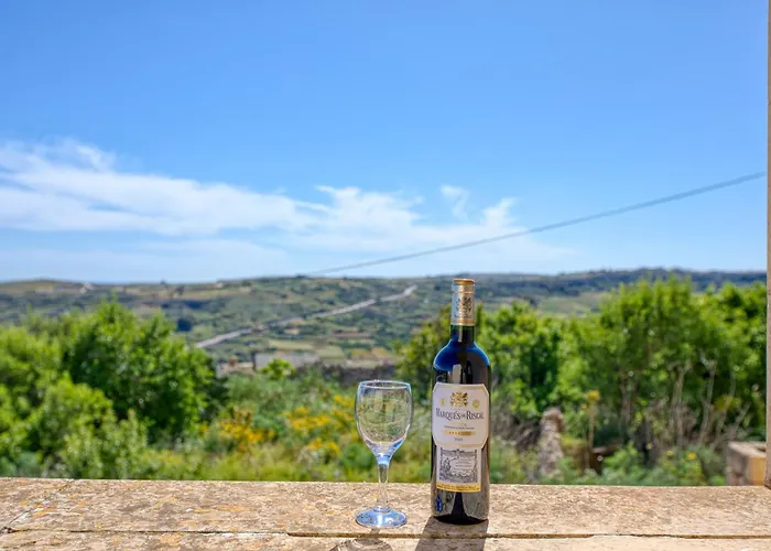 Spacious, Bright, Valley & Sea View Maisonette *