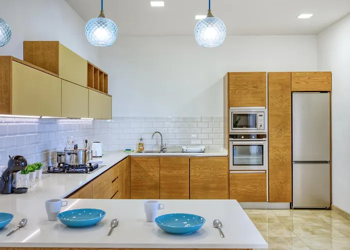 Spacious, Bright, Valley&sea View Maisonette * Xagħra